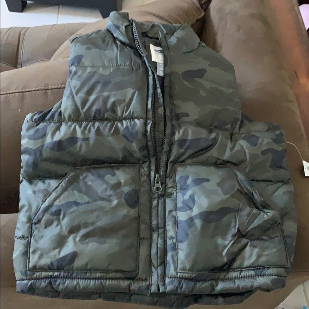 Size 5 Old Navy puffer vest